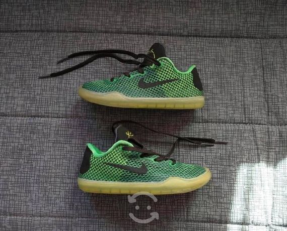 Adidasi Nike Kobe Bryant marime ,32 int 20 cm original