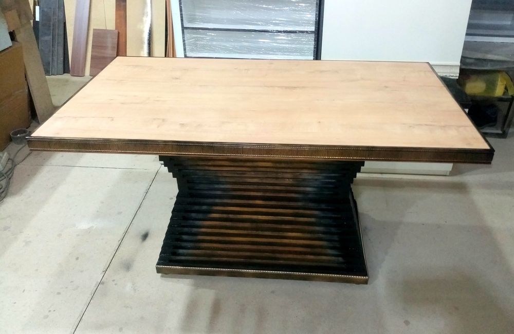 Продам новый хороший стол!