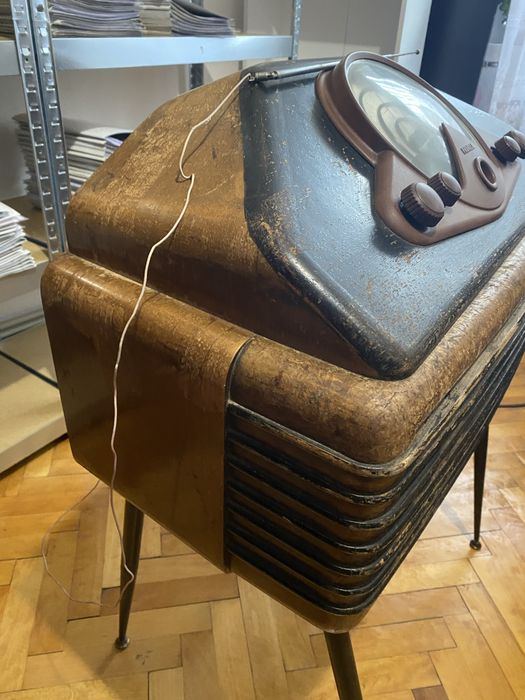 Vand radio de epoca peste 100 ani vechime. 100% FUNCTIONAL