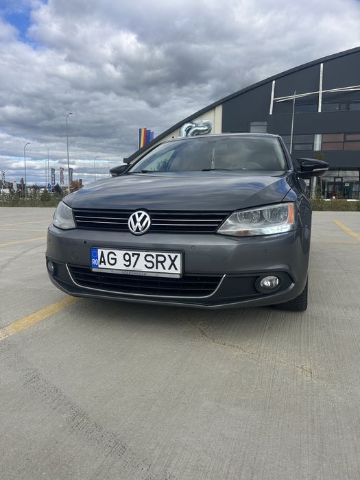Vand jetta 2011 euro5 motor de 1.6 cutie dsg 7 dapoarte