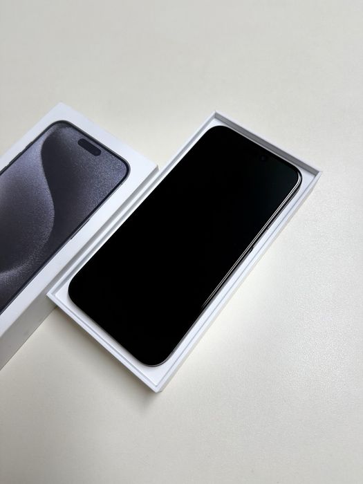 Magazin vinde: iPhone 15 Pro Max 256gb Titanium Black / Blue