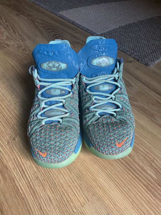 Баскетболни обувки Nike Lebron James 18