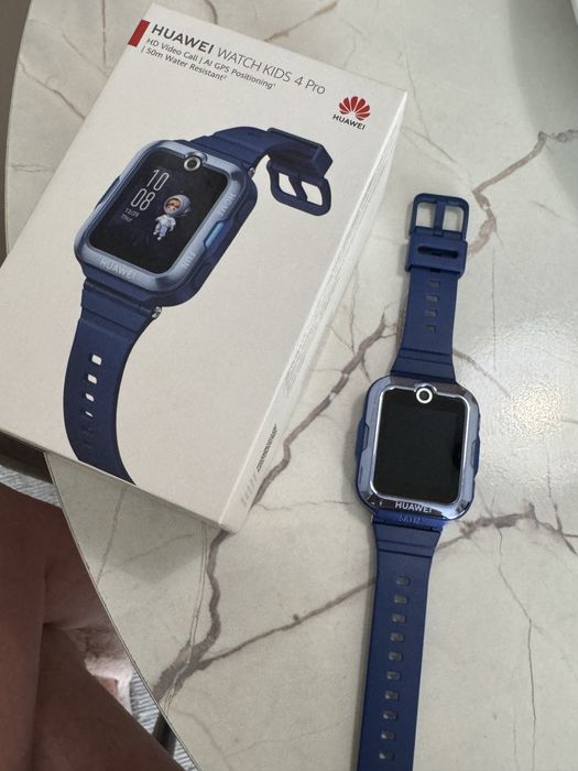 Детсткие часы huawei 4 pro