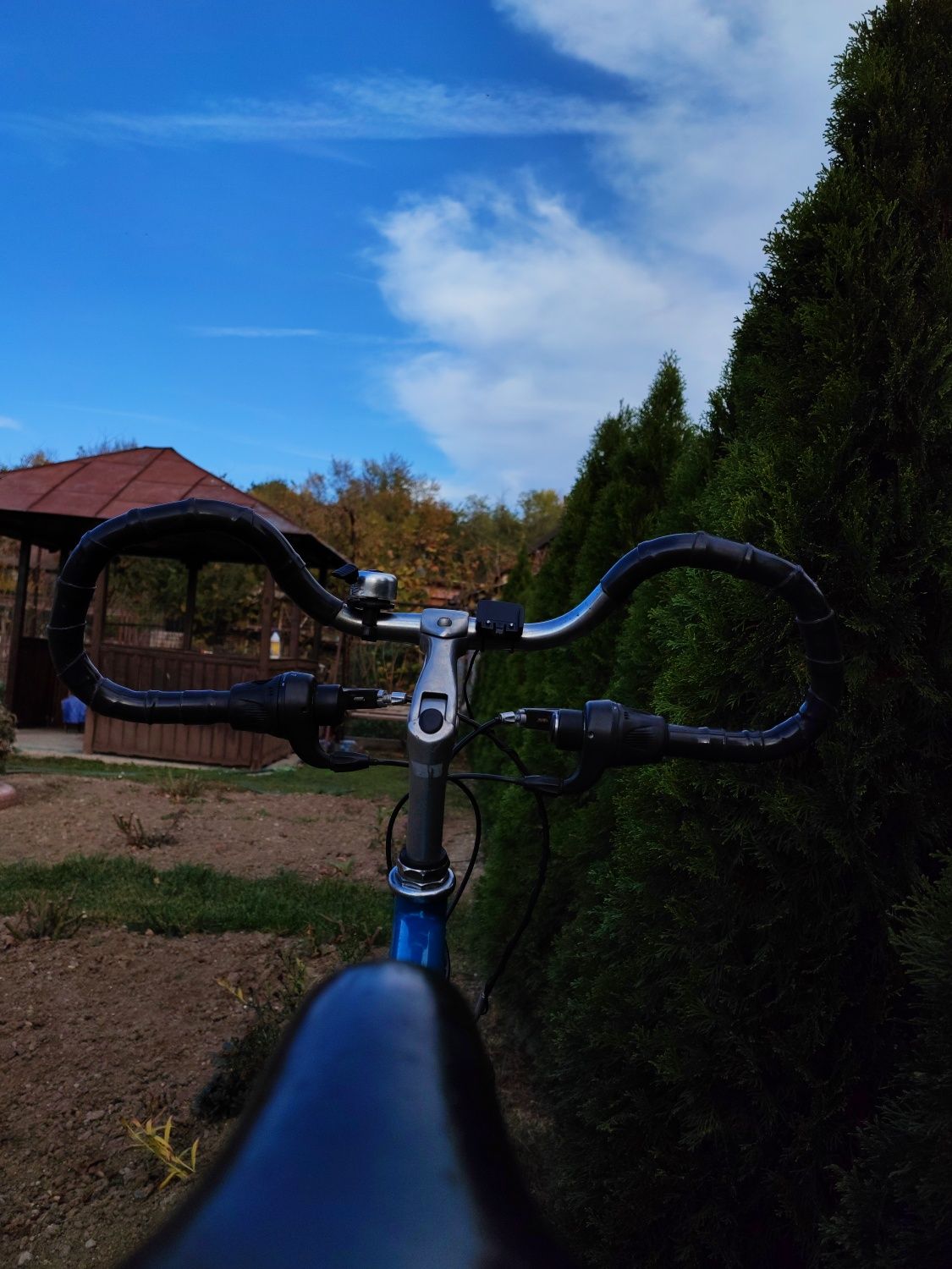 Vând bicicleta semicursieră Mckenzie