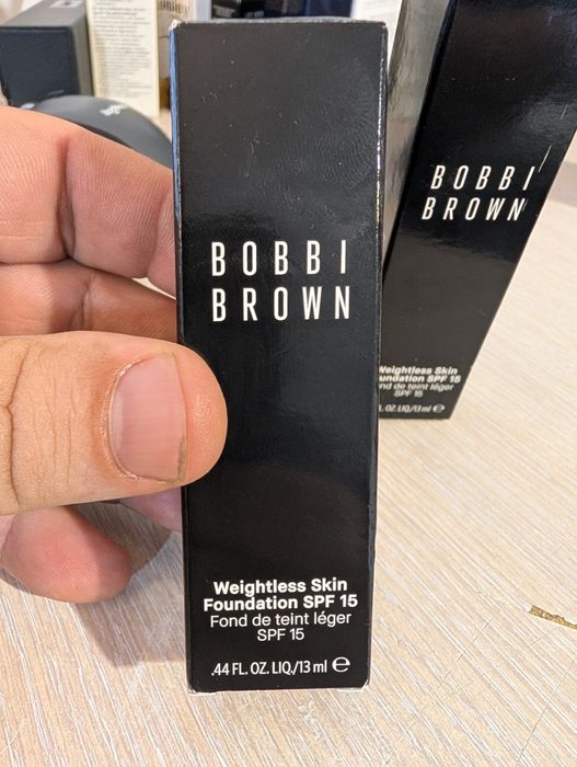 Fond de ten BOBBI BROWN Weightless Skin Foundation SPF15 13ml nr.12