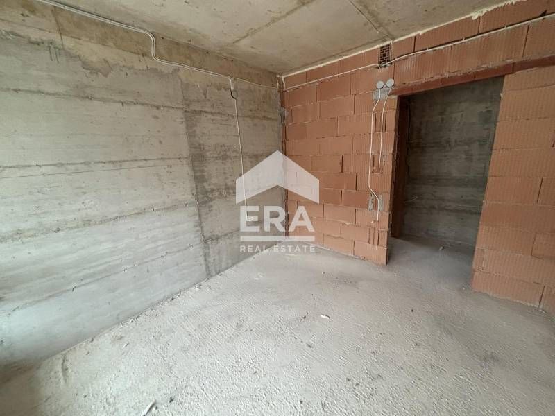Продава се Двустаен апартамент в Белослав - 73 кв.м за 1162 €/кв.м - Снимка #3