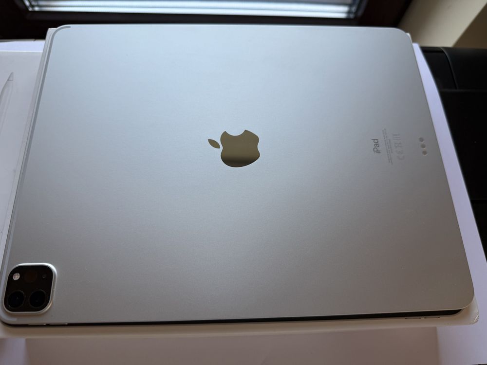 iPad Pro 12.9” 5th Gen • M1 • 128 GB • stare bună