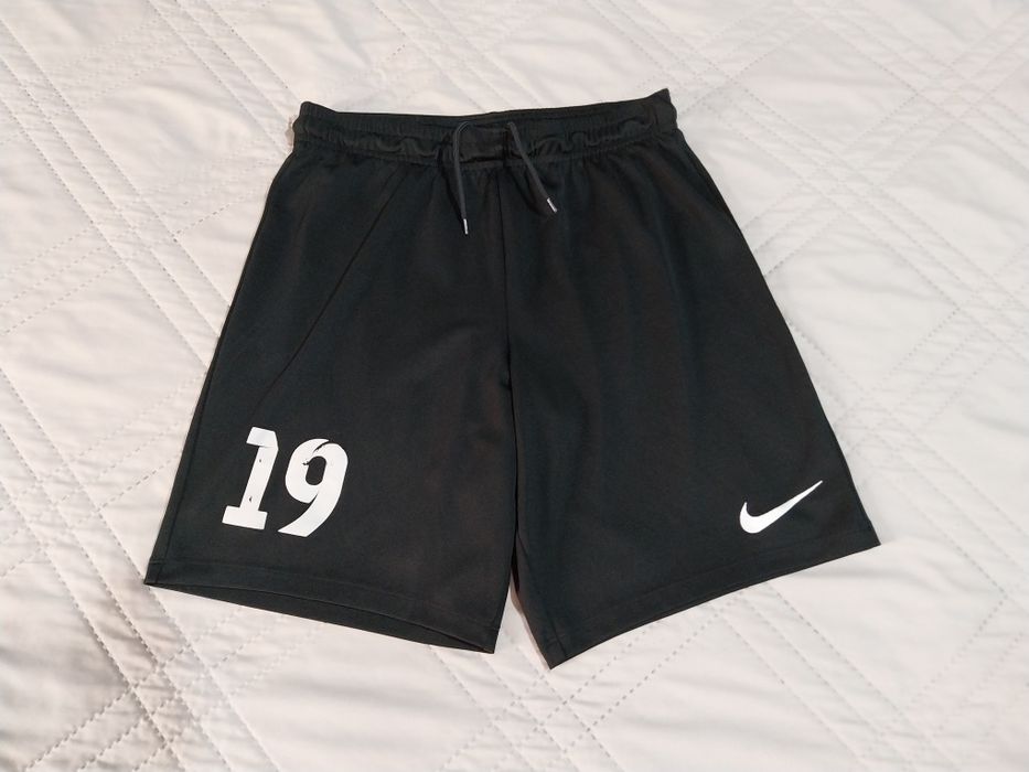 Найк Dri-fit футбони къси панталони