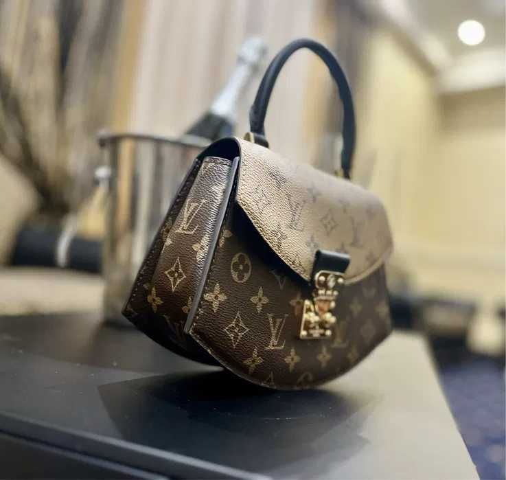 Geanta Louis Vuitton Tilsitt, Monogram Bicolor, 24 cm