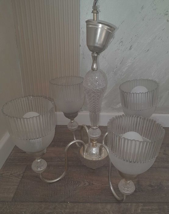 Люстра,светильник 1000 тенге  б/у продам