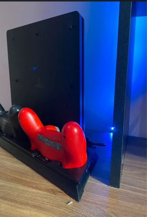 PlayStation 4 Slim+17 jocuri+ 2 manete