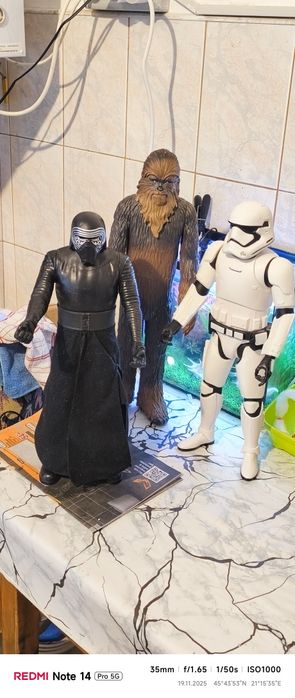 Vând figurine Star Wars