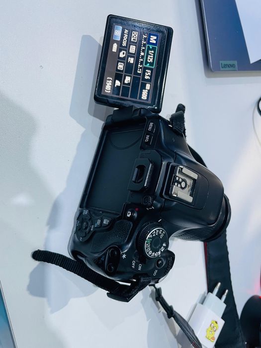 Фотоаппарат кэнон 600Д