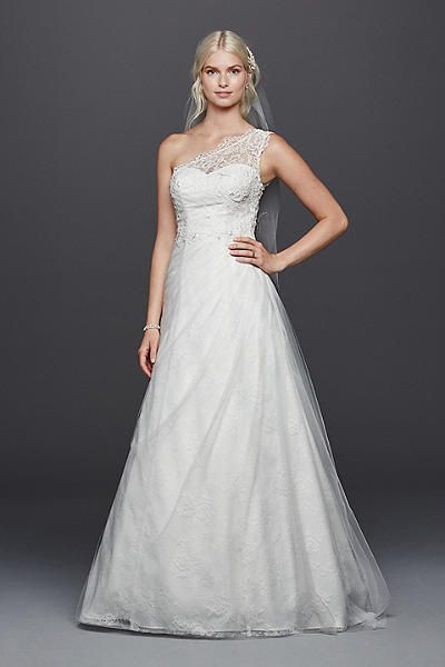 Булчинска рокля DAVID’S Bridal произведена в САЩ.