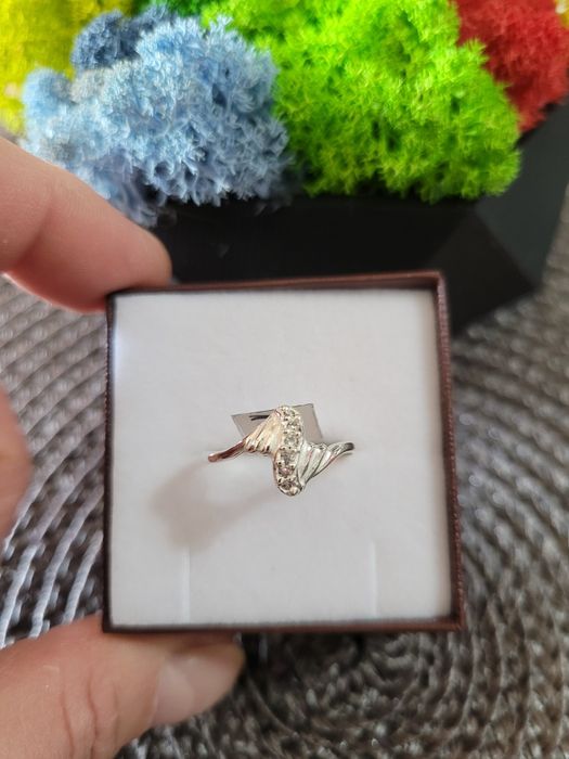 Дамски сребърни пръстени. Състояние ново. Проба 925