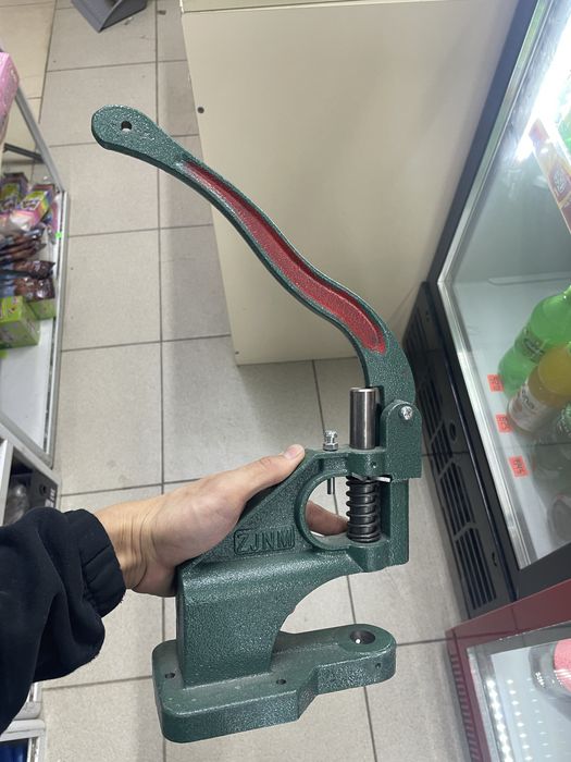 Пресс для швейной Фурнитуры