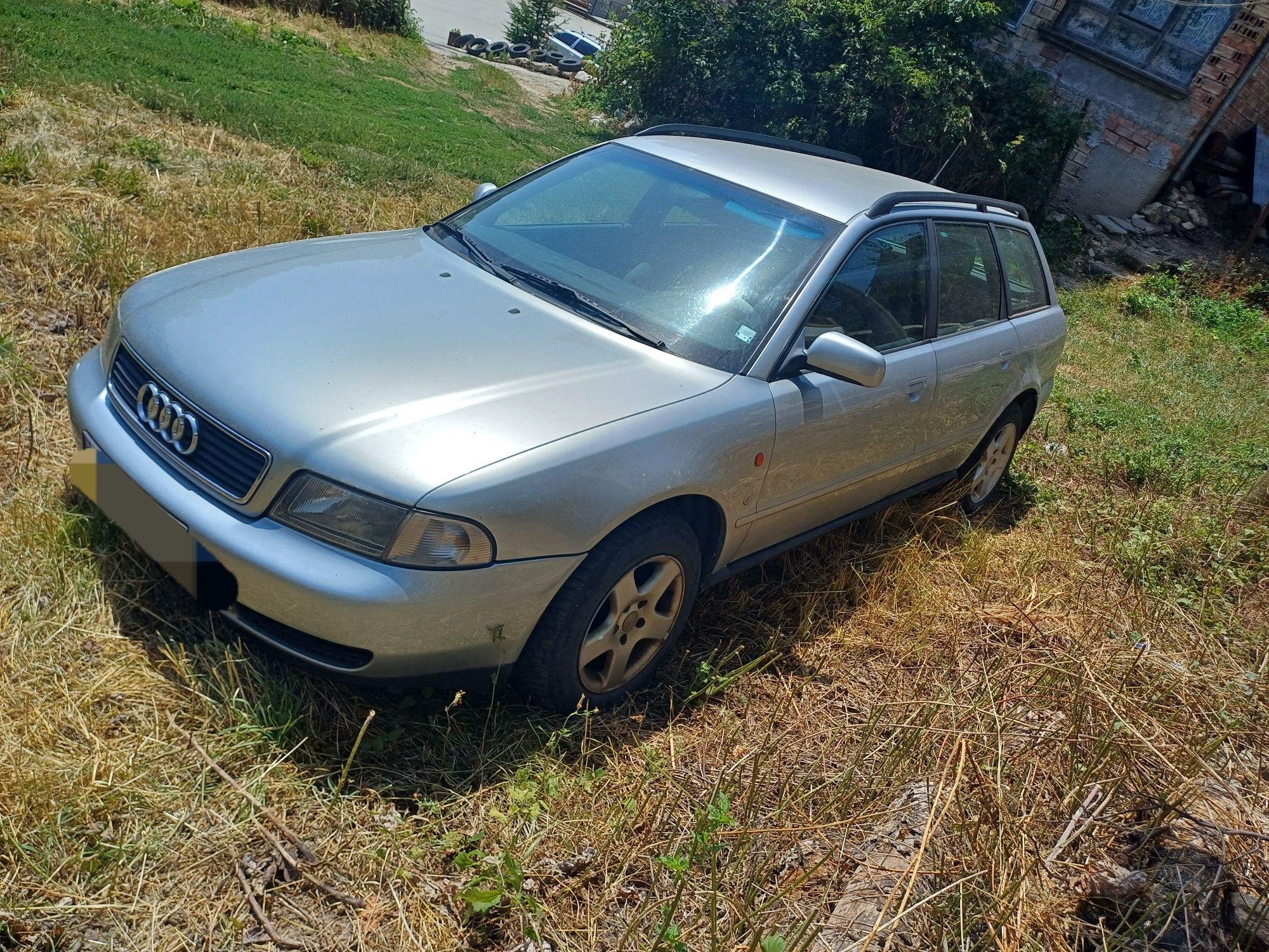 Продавам Ауди А4 В5 Авант 1,8 бензин 125 кс 1996 г. ЗА ЧАСТИ