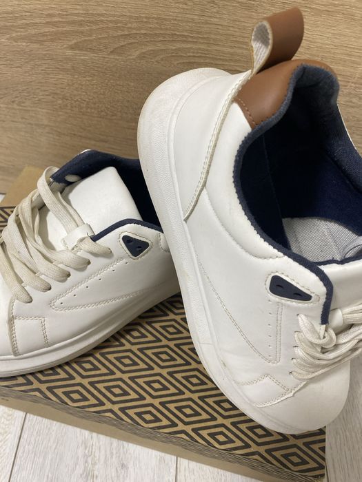 Adidasi sport pentru barbati