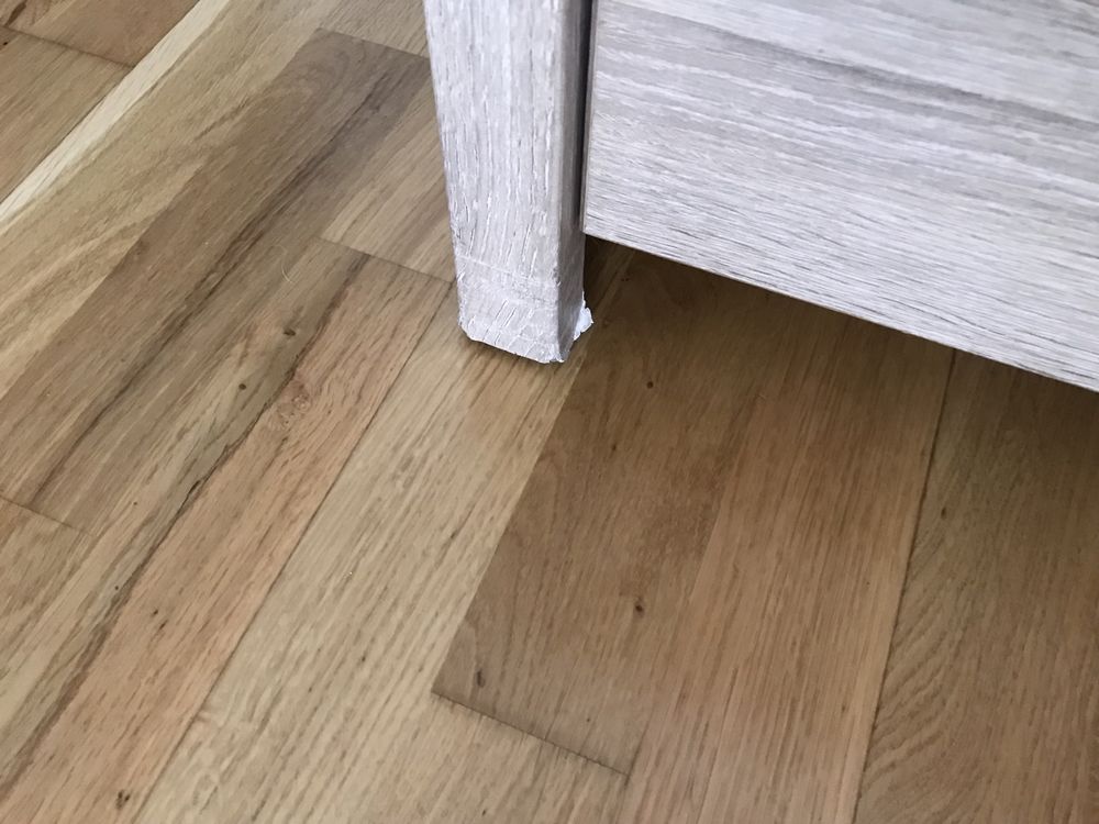 Vand comoda tv utilizata