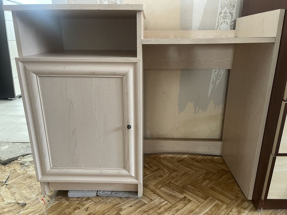 Продам тумбочки, нужно поменять фурнируту только