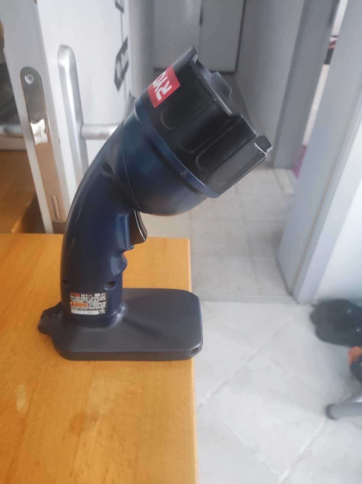 Продавам акумулаторна работна лампа фенер Ryobi 18 v