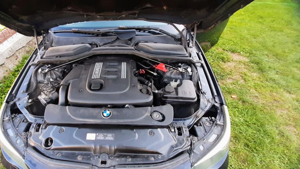 Se oferă spre vânzare BMW 520 e60