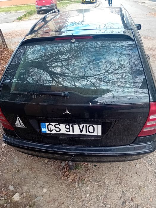 Vând Mercedes-Benz C220