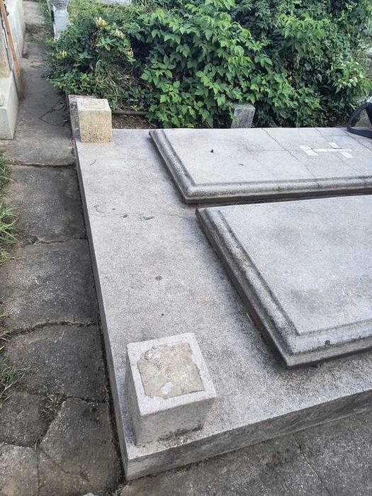 Loc de veci (cripta 3 locuri suprapuse) Buna vestire Bellu