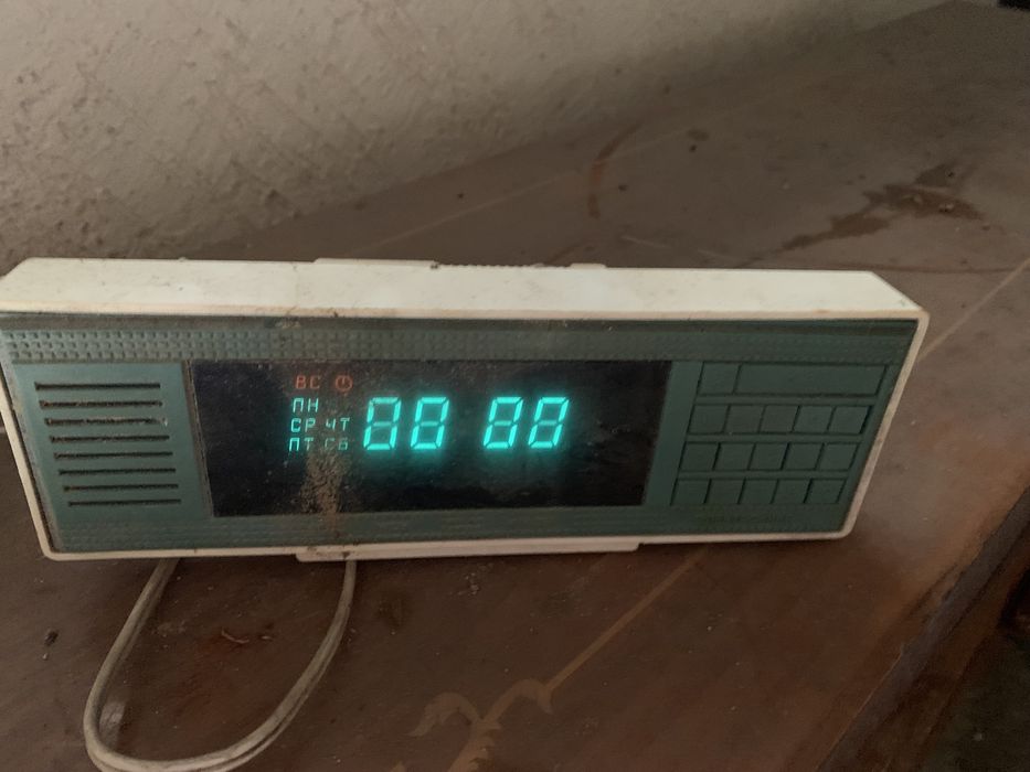 Электронные часы советские
