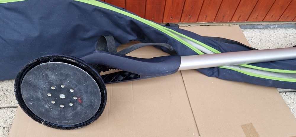 Festool girafa pereti