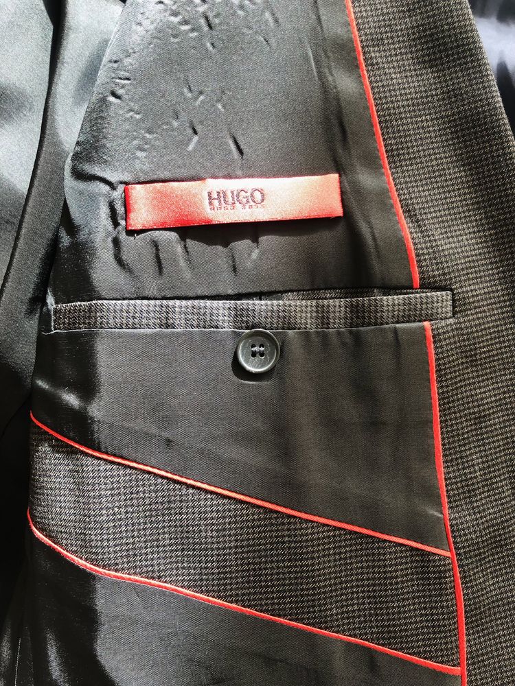 Мъжки костюм “HUGO BOSS”