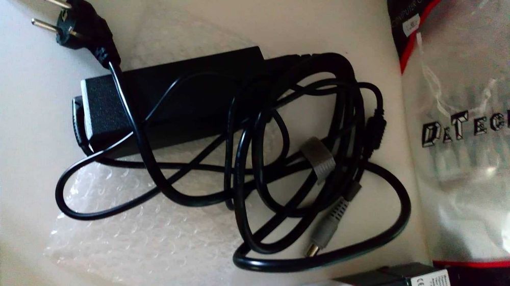 Кабел - адаптор за лаптоп