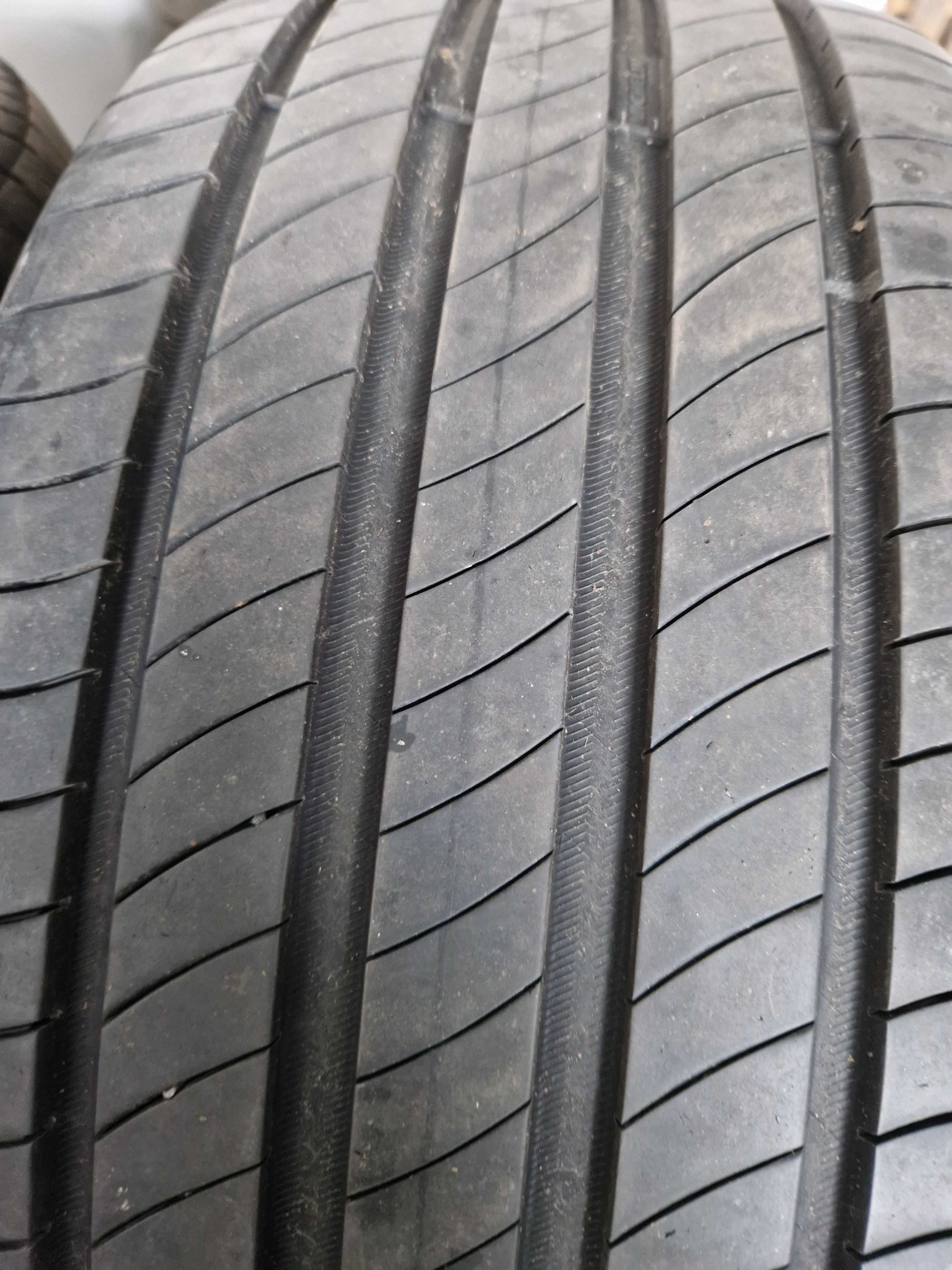 2бр. 235/40 R19 Michelin Pilot 4