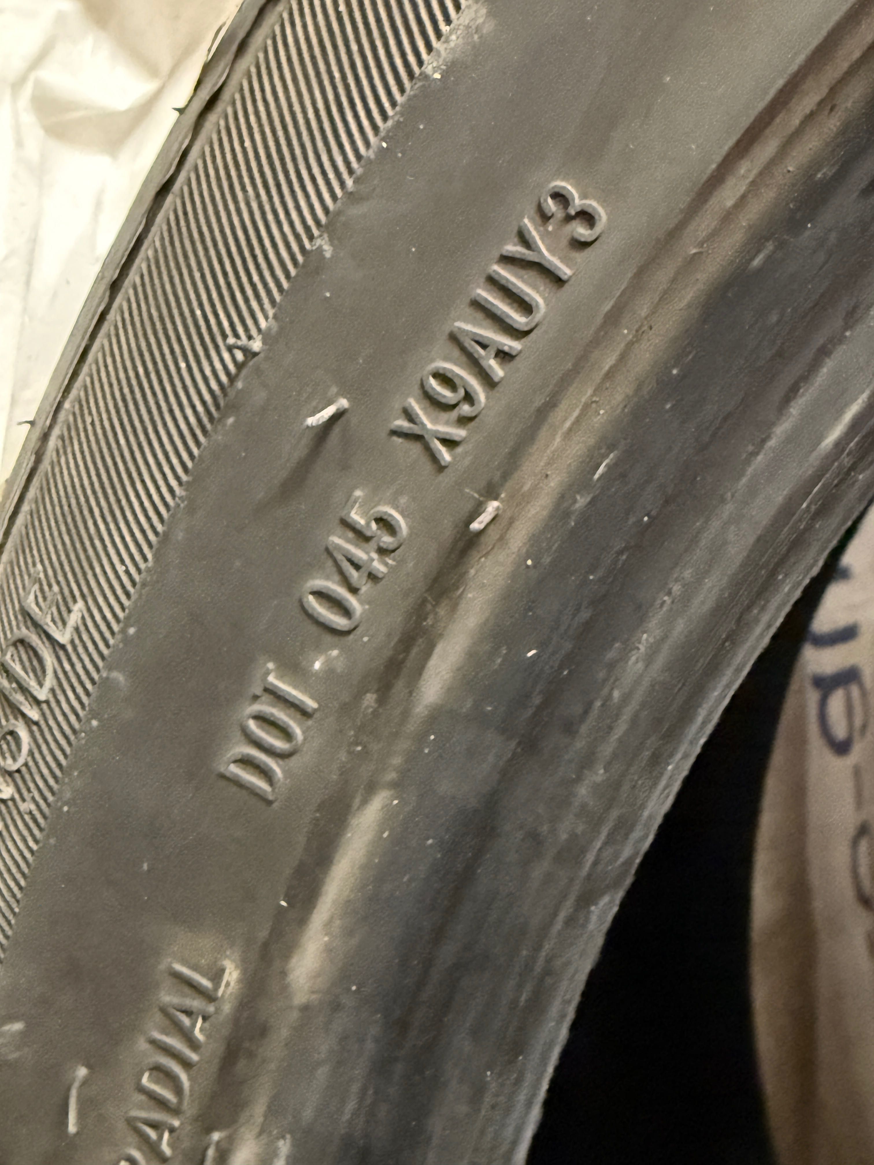 Аll Season HP Z 01 Гуми дот 2123 275/35/19 на 3000 км макс