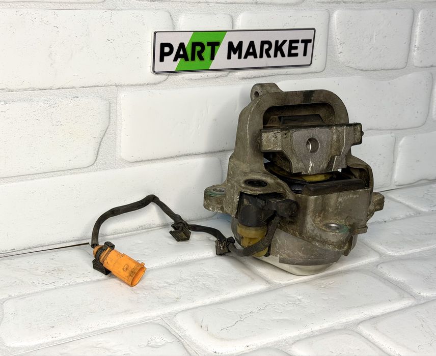 Тампон двигател AUDI A8 D4 4.2TDI 4H0199381AR