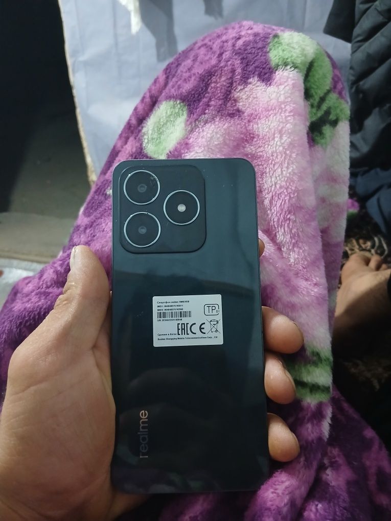 Realmi c61 holati yaxshi edial
