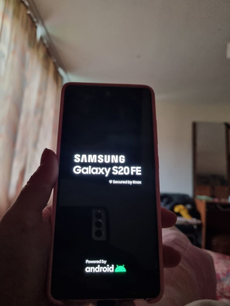 Galaxy s20 FE за части