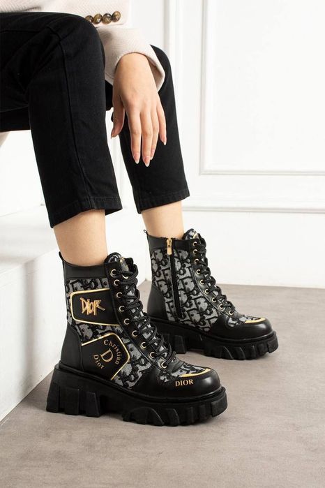 Висок клас дамски боти