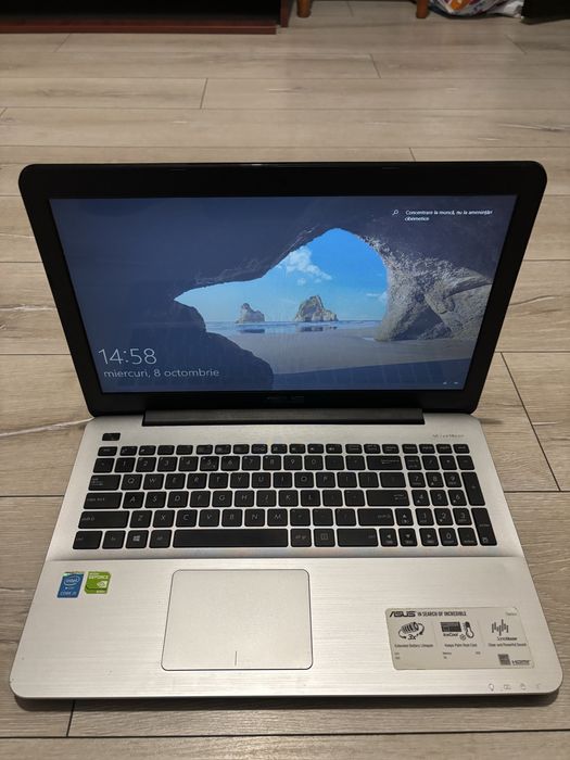 Vand laptop Asus
