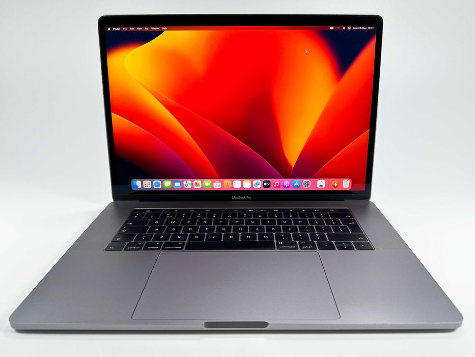 Macbook Intel i7 16gb 512ssd 15 inch Retina Radeon Pro Touchbar
