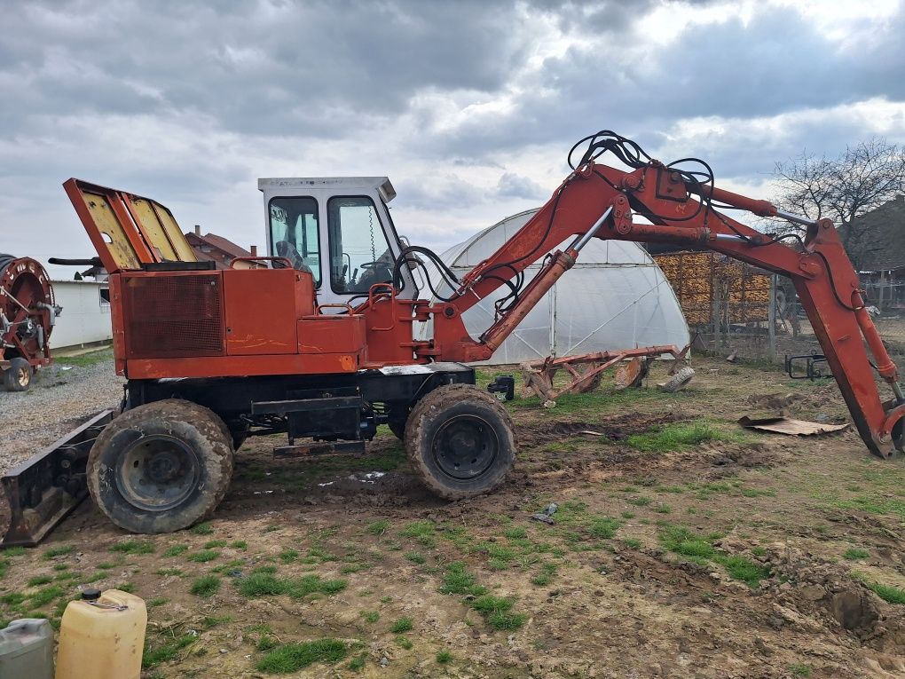 Vand sau Dezmembrez excavator fiat-hitachi