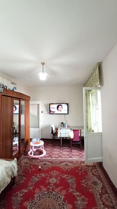 Продажа 1 хона 3 етаж 4 етажл 
Тасикбойов 1 
42 кв