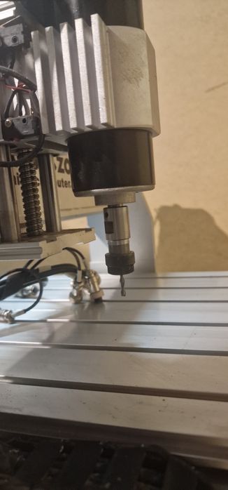 Masina de frezat CNC