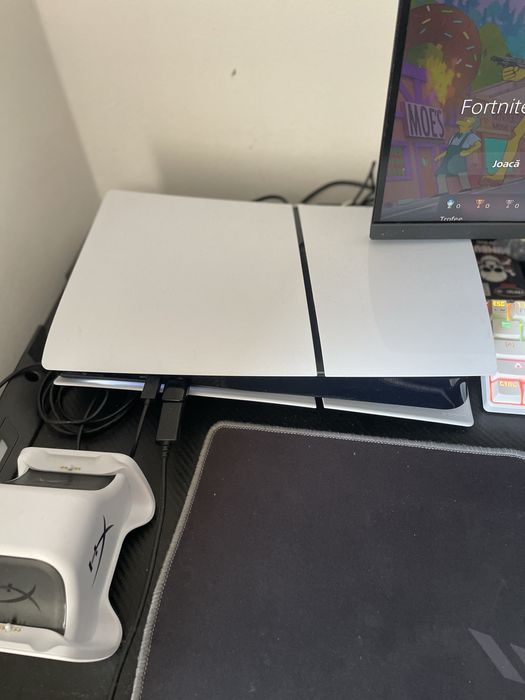 Vând Playstation 5 pret negociabil