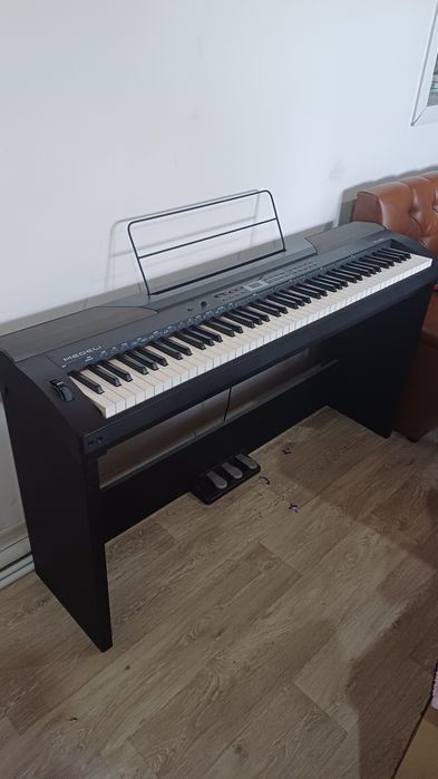 Продам цифровое пианино