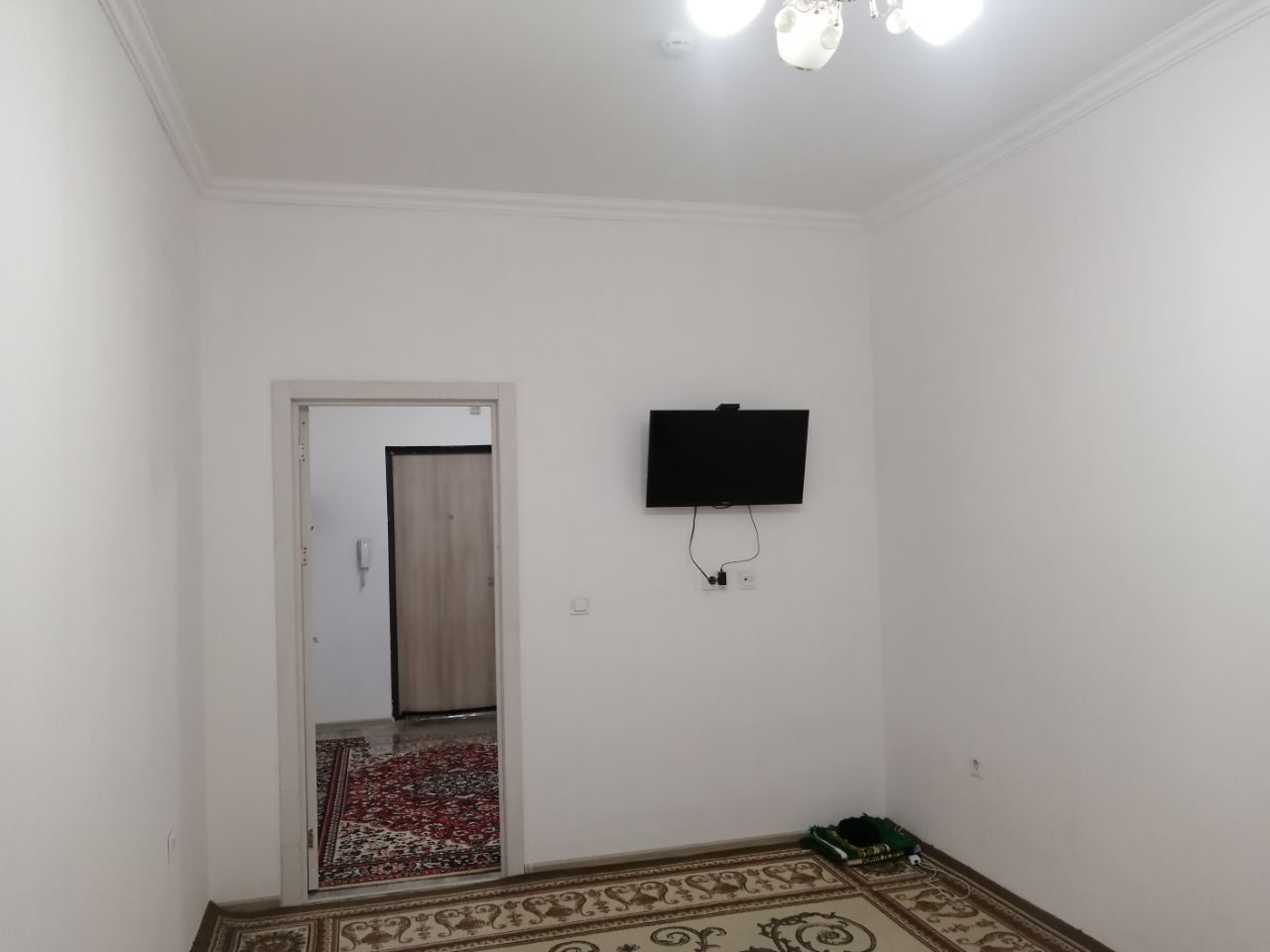 Продаётся своя 2-х комнатная квартира.  ЖК Янги Дархон.