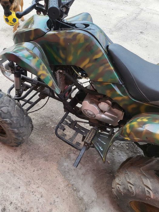 Atv cu motor de 250 cc,