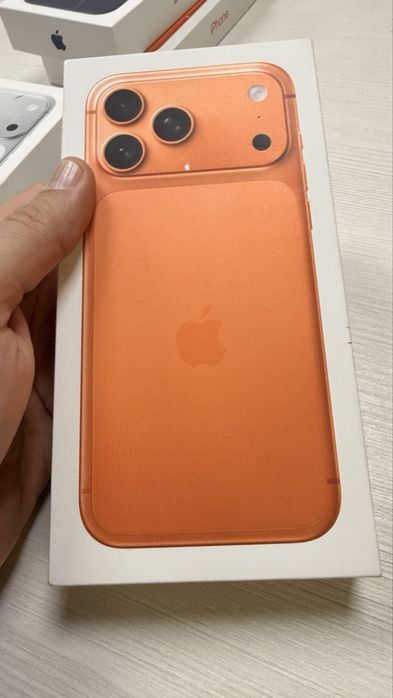 Apple iPhone 17 Pro Max 512GB - Cosmic Orange