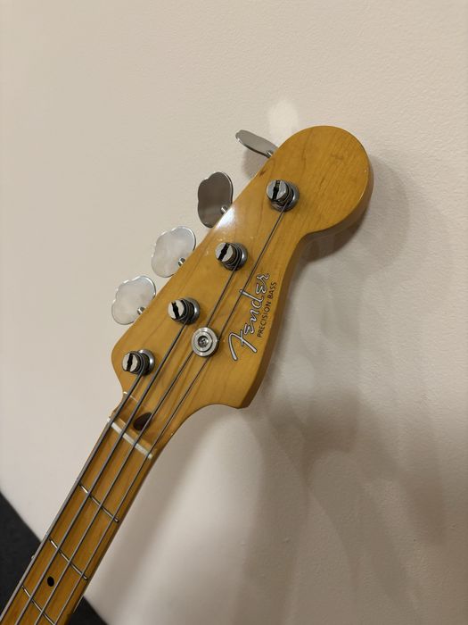 Японски Fender precision bass