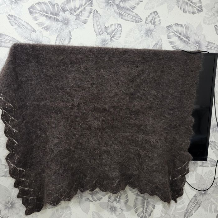 Продам пуховую шаль,платок, и паутинку